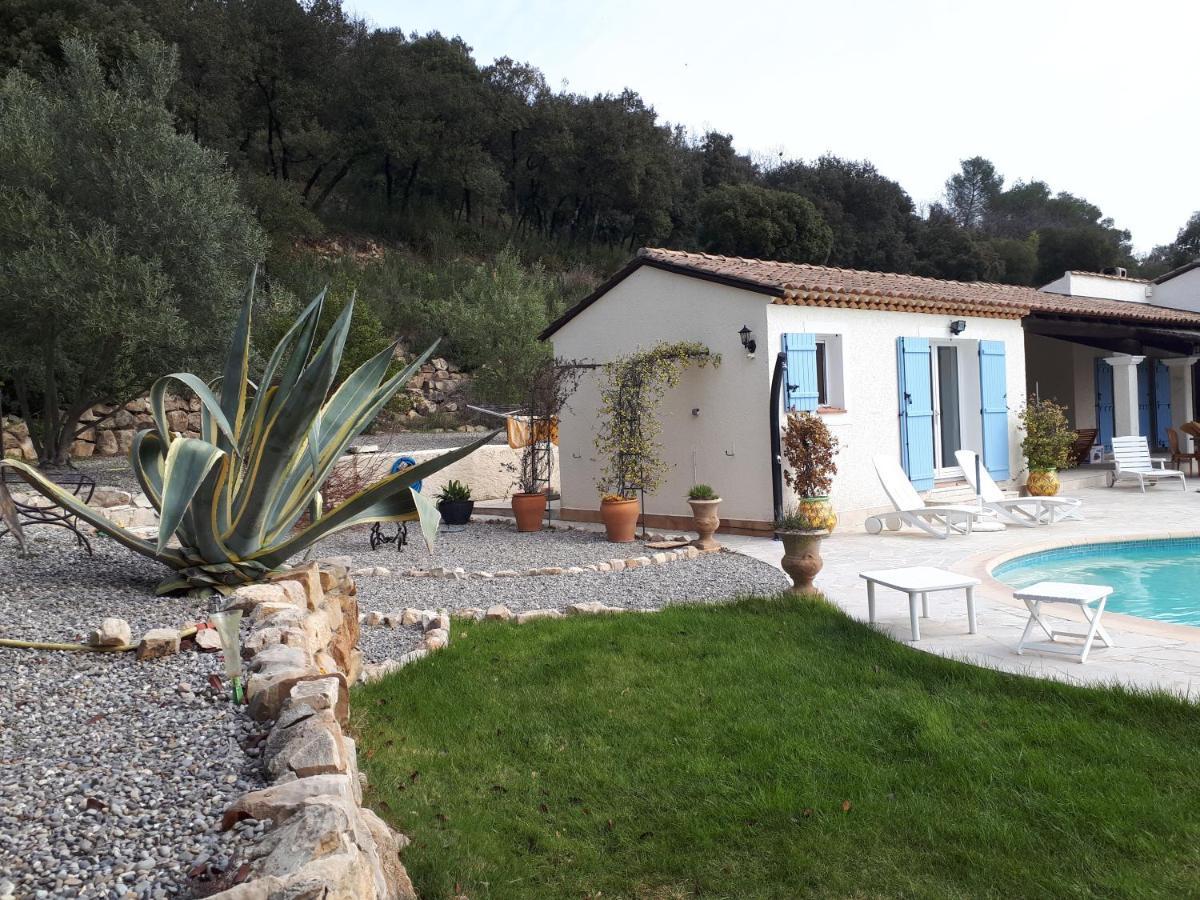 L'Oustaou De L'Estama Bed and Breakfast Rocbaron Εξωτερικό φωτογραφία