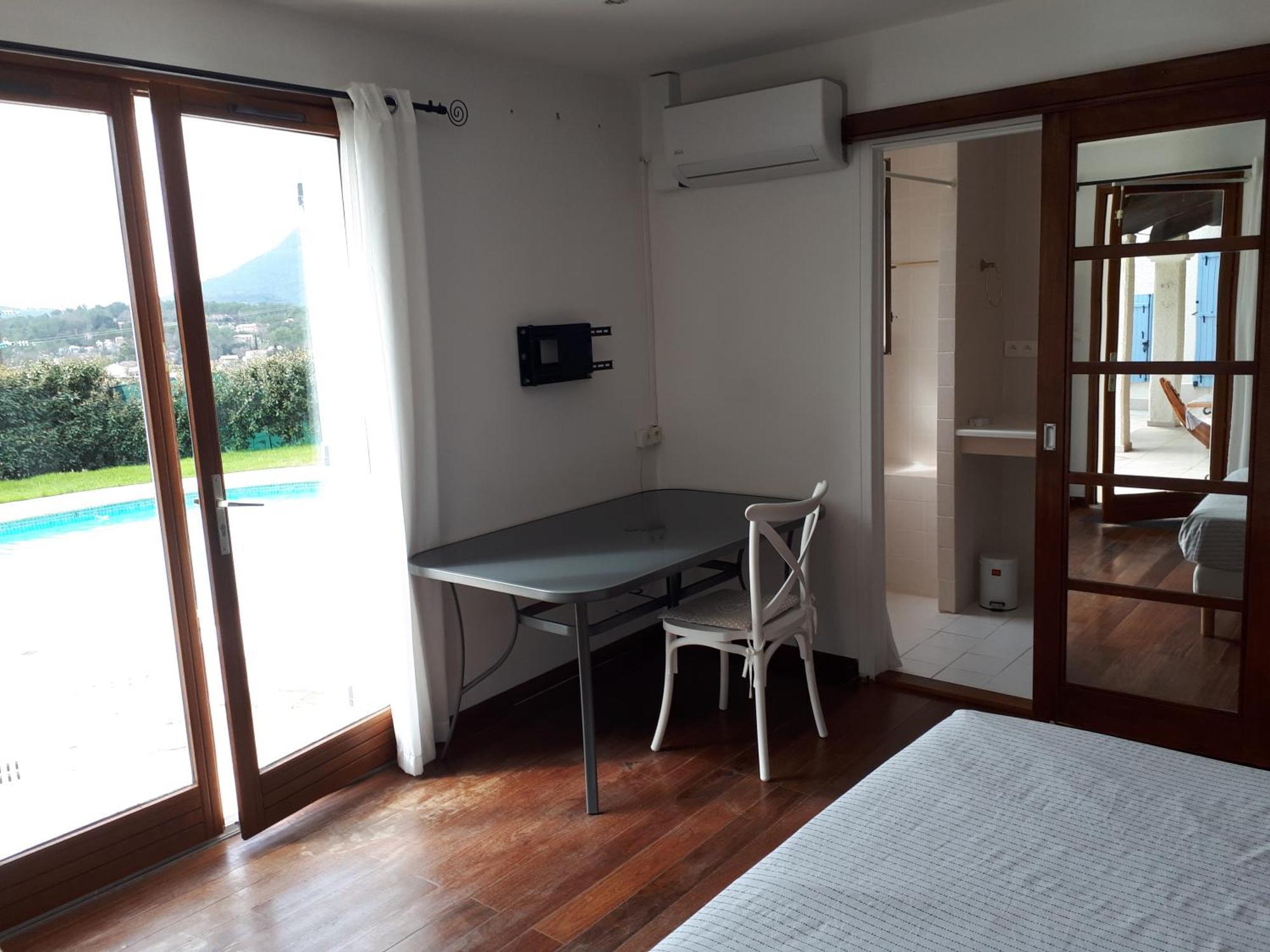 L'Oustaou De L'Estama Bed and Breakfast Rocbaron Εξωτερικό φωτογραφία